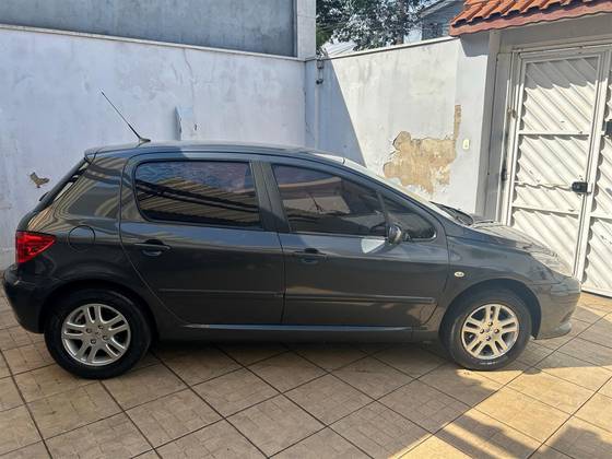 PEUGEOT 307 1.6 PRESENCE PACK 16V FLEX 4P MANUAL